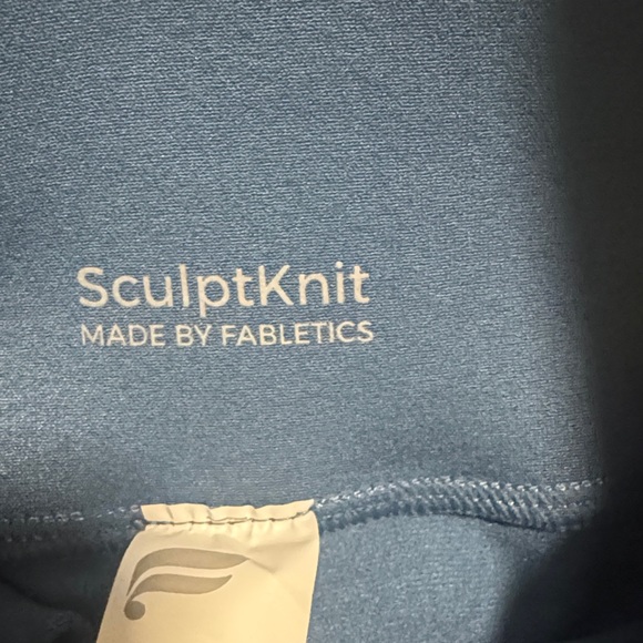 Fabletics || NWOT High-Waisted SculptKnit® Eyelet 7/8 (S) - Picture 4 of 10